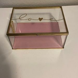 Jewelry box